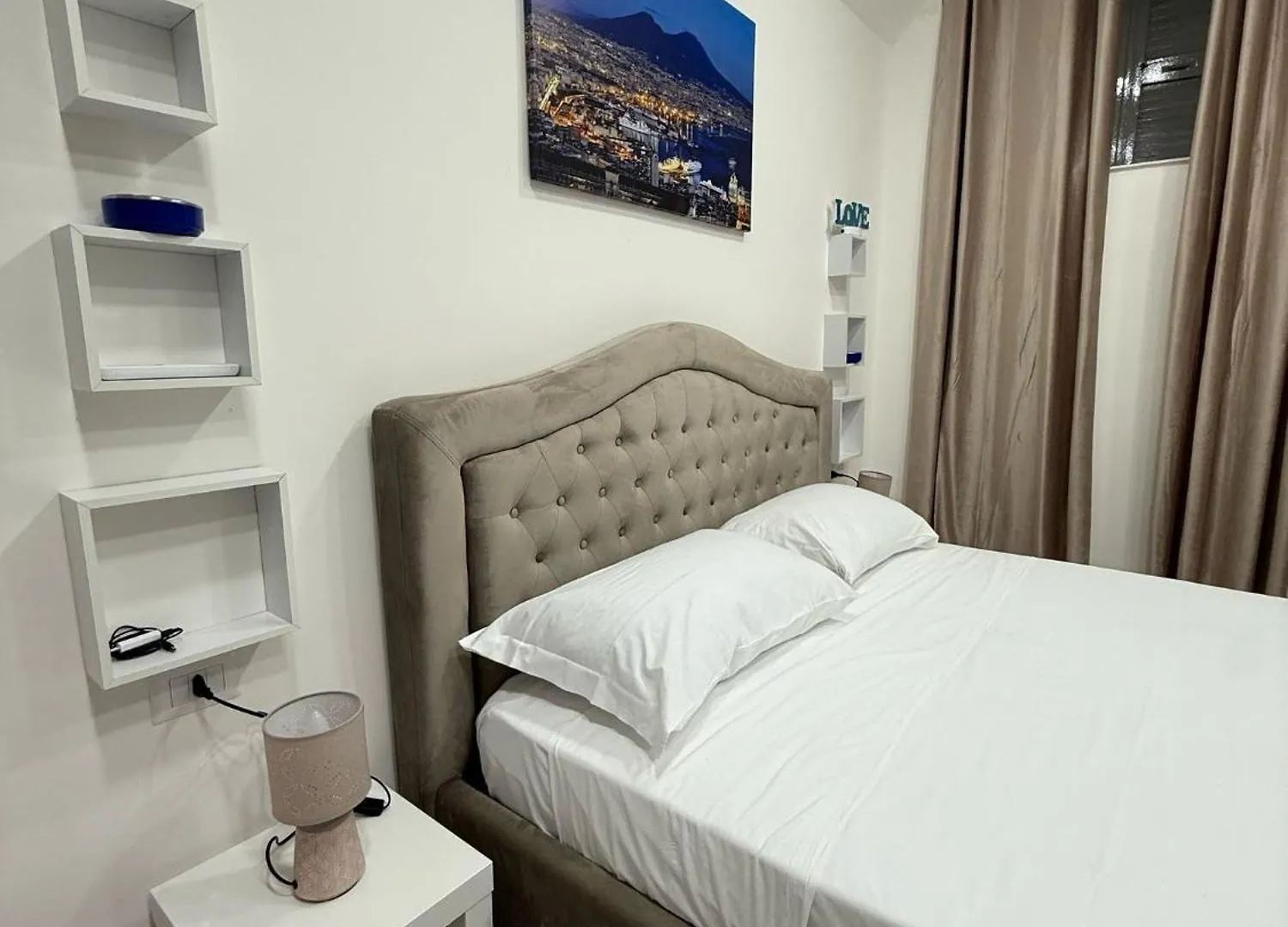Valentino Suite 36 Naples